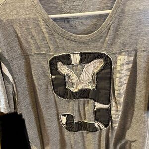 American Eagle Outfitters Gray Athletic Fit Tee
